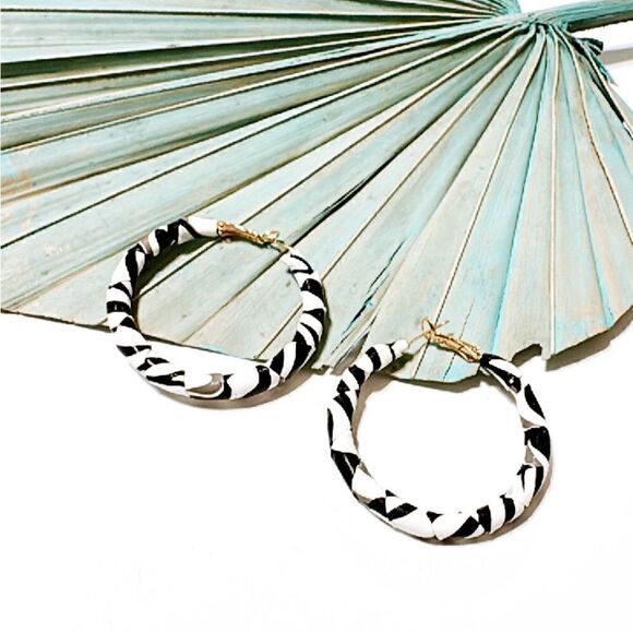 Zebra hoop earrings S614 - Picture 2 of 4